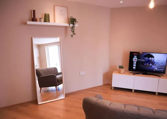 Modern In Apartman Cashel